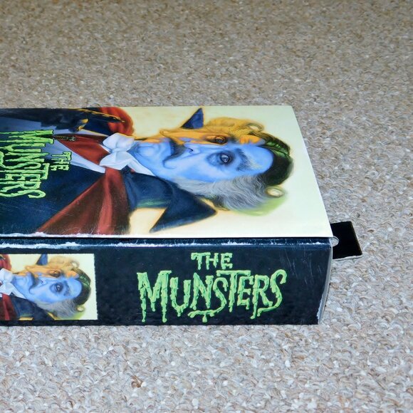2023 NECA Rob Zombie's The Munsters 7" Ultimate The Count MIB Brand New - Picture 8 of 10